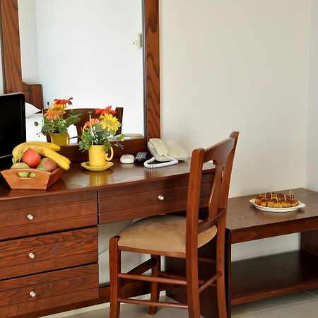 Kalypso Hotel Poros  ภายนอก รูปภาพ