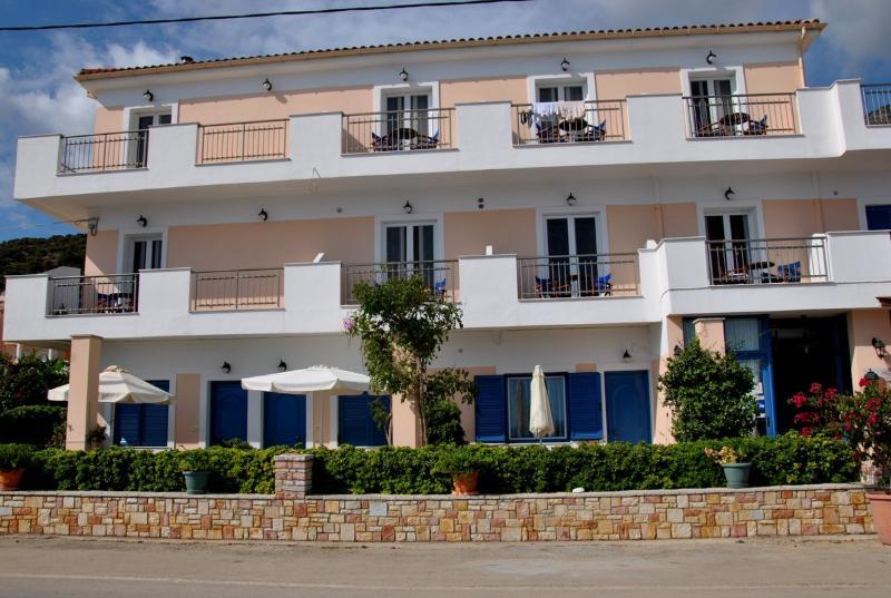 Kalypso Hotel Poros  ภายนอก รูปภาพ